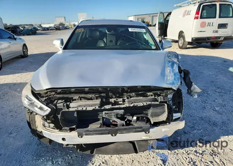 2019 Genesis G90 Ultimate z USA, uszkodzony, nr VIN KMTF54JH1KU054122